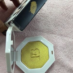 Fenty Beauty Yellow Gold Highlighter